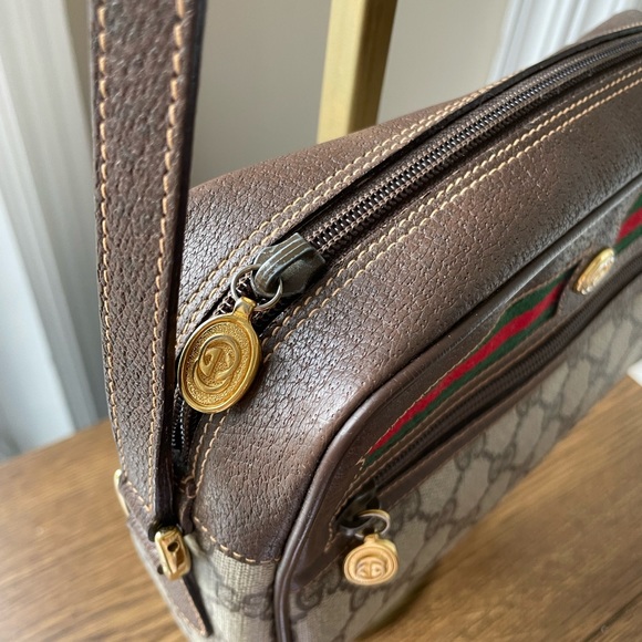 💕Vintage Gucci Crossbody - Picture 7 of 13